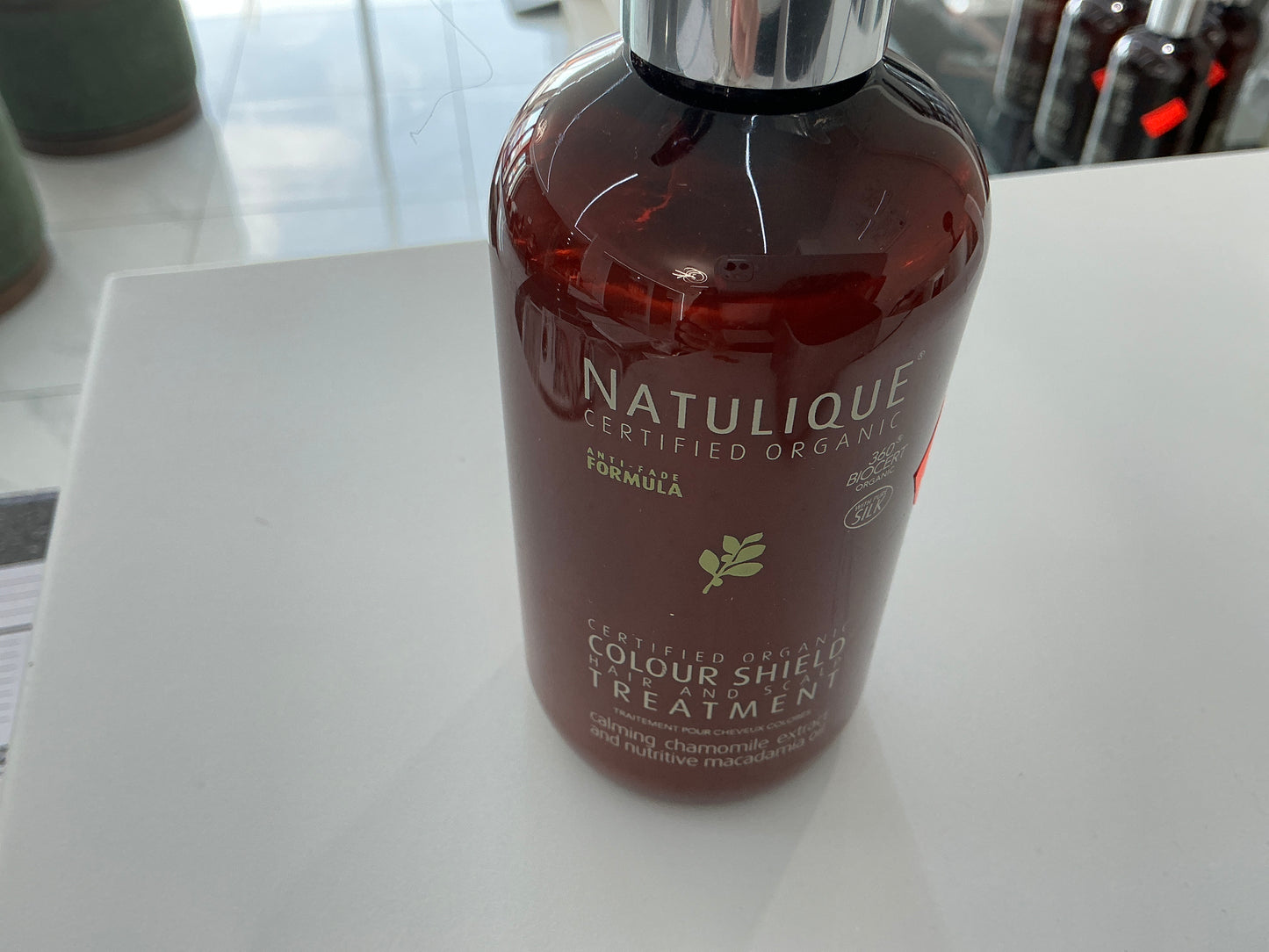 Natulique  colour shield Treatment